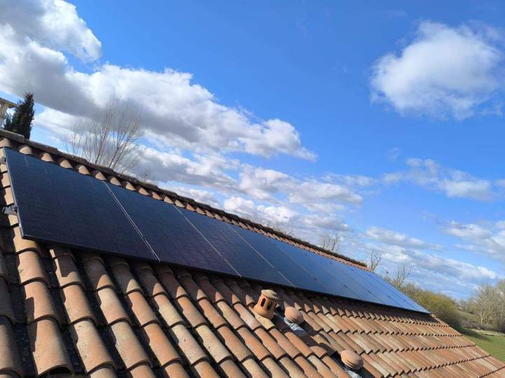 Installation de panneaux solaires, Paris